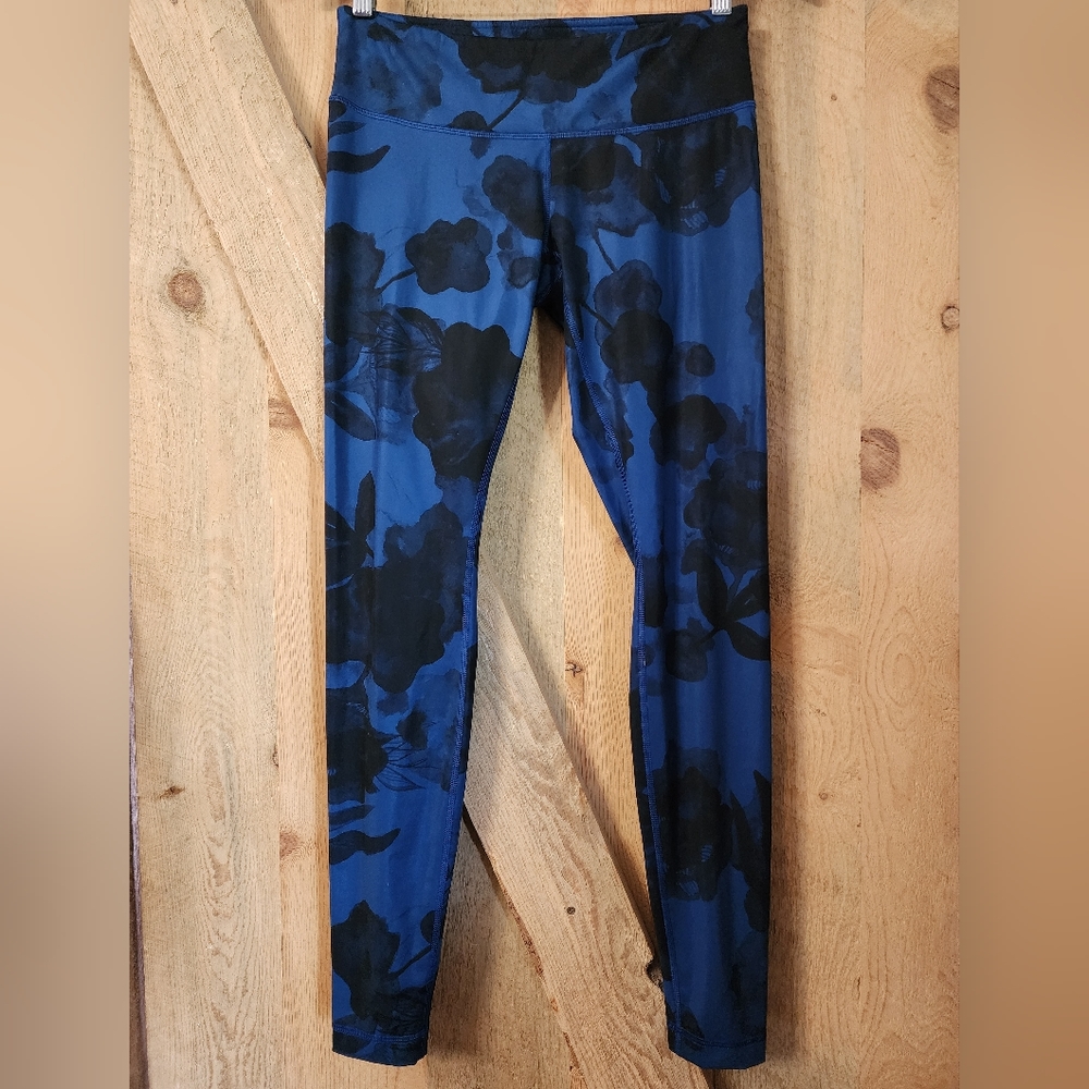 Lululemon legging, size 8